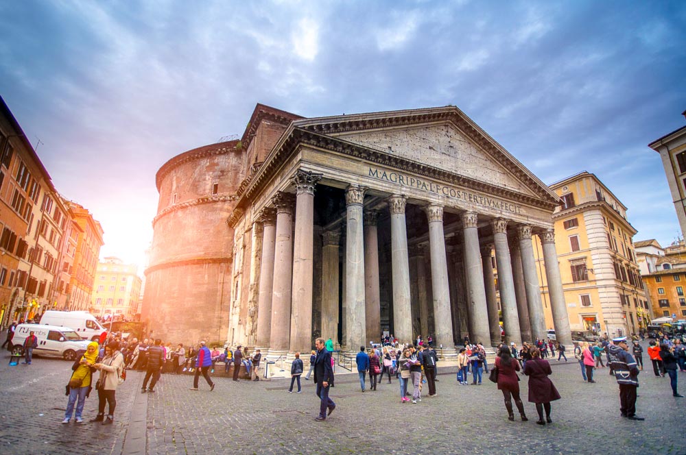 Pantheon, Rome: The dome, interior, the oculus and opening time