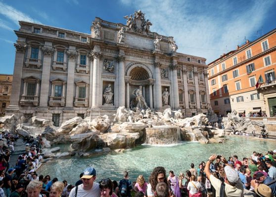 Trevi fountain: History and Architecture