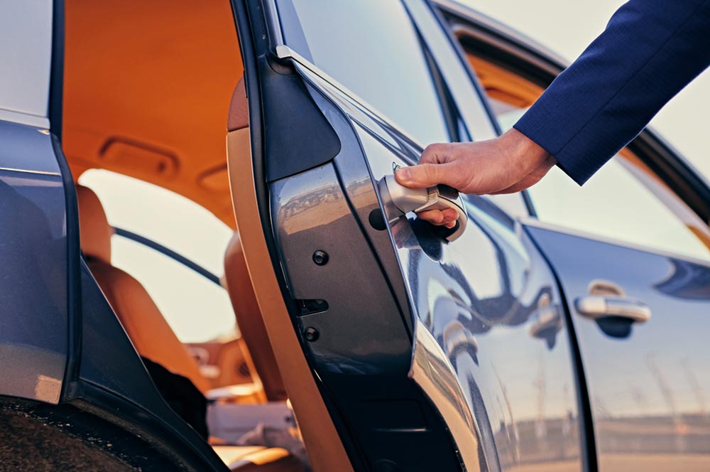 Transfer Rome Fiumicino Airport - Exclusive car rent with driver