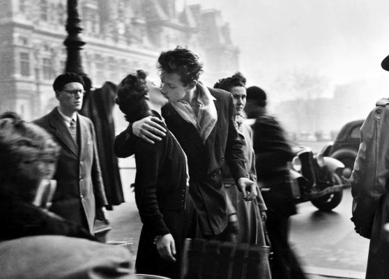 Robert Doisneau, The Kiss of the Hôtel de Ville, 1950
