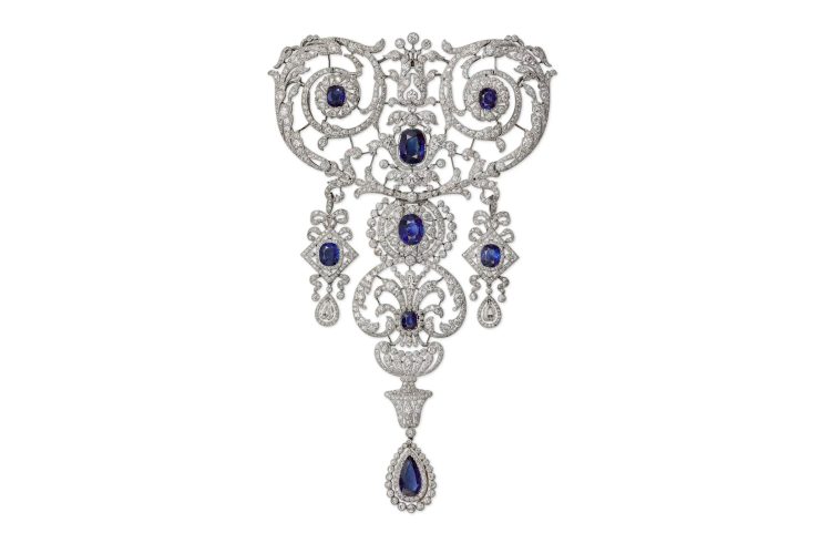 Stomacher brooch, 1907; platinum, diamonds, sapphires; Cartier Collection