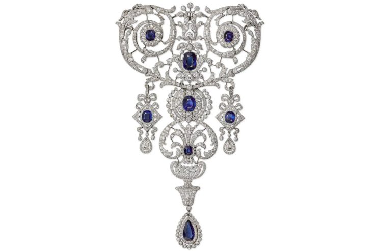 Stomacher brooch, 1907; platinum, diamonds, sapphires; Cartier Collection